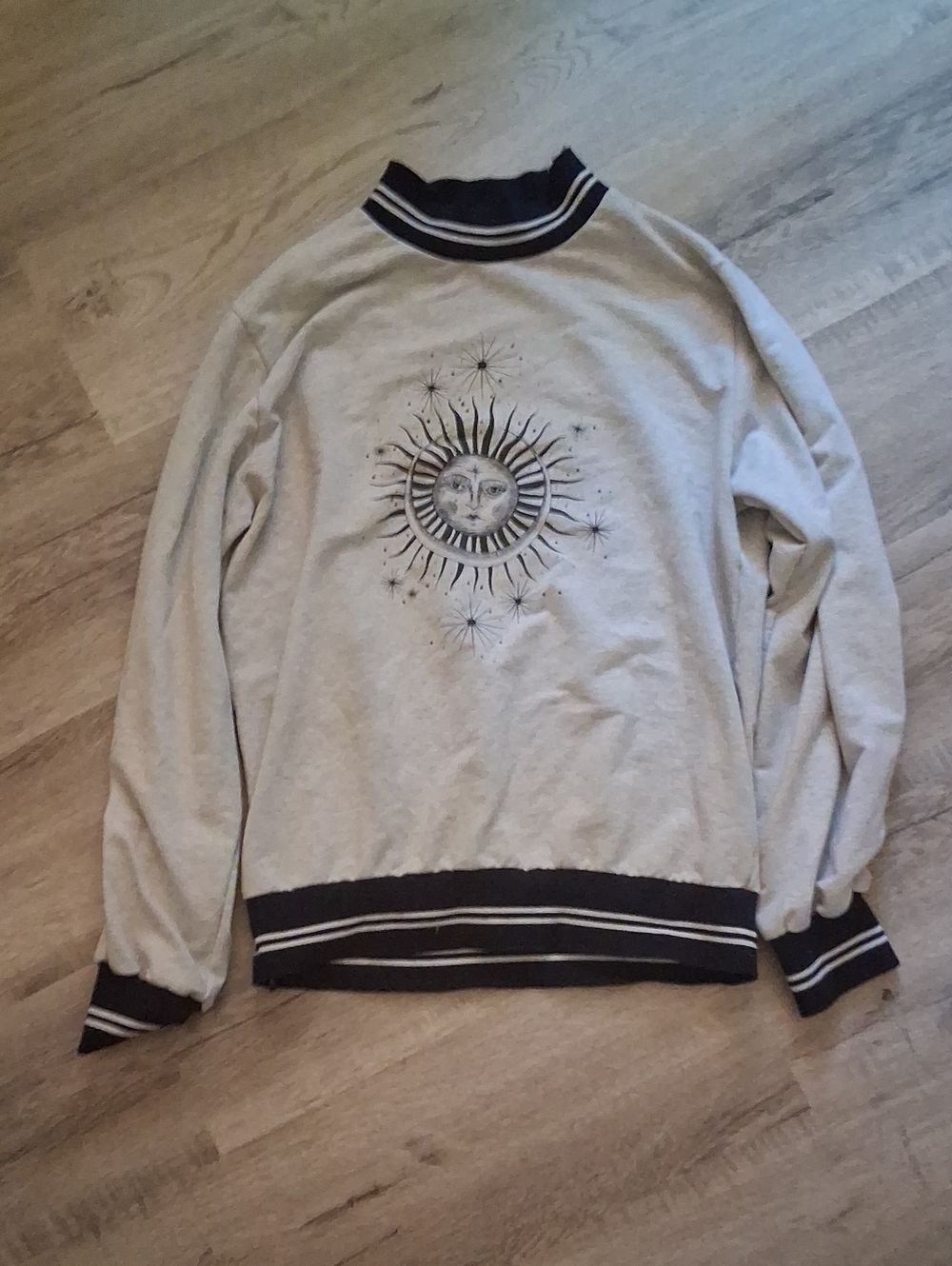 Womens Light Gray Sun Graphic Crewneck Sweater
